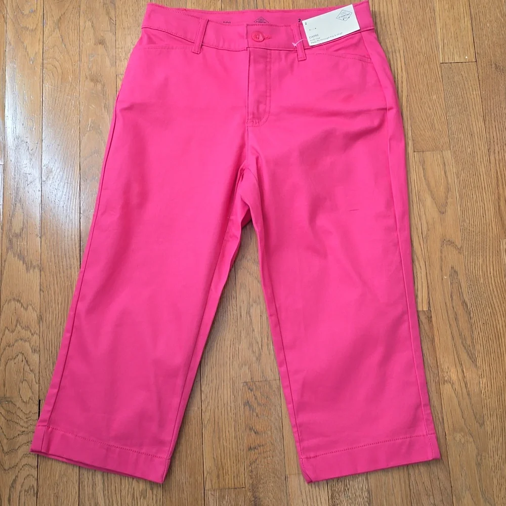 ST. JOHN'S BAY BRAND WOMEN'S "WATERMELON RED" CAPRI PANTS SIZE 2